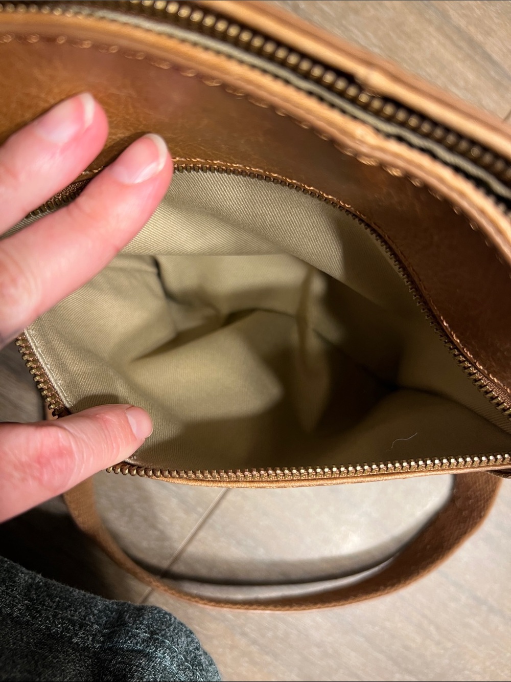 Lucky Brand leather crossbody purse - Picture 3 of 17